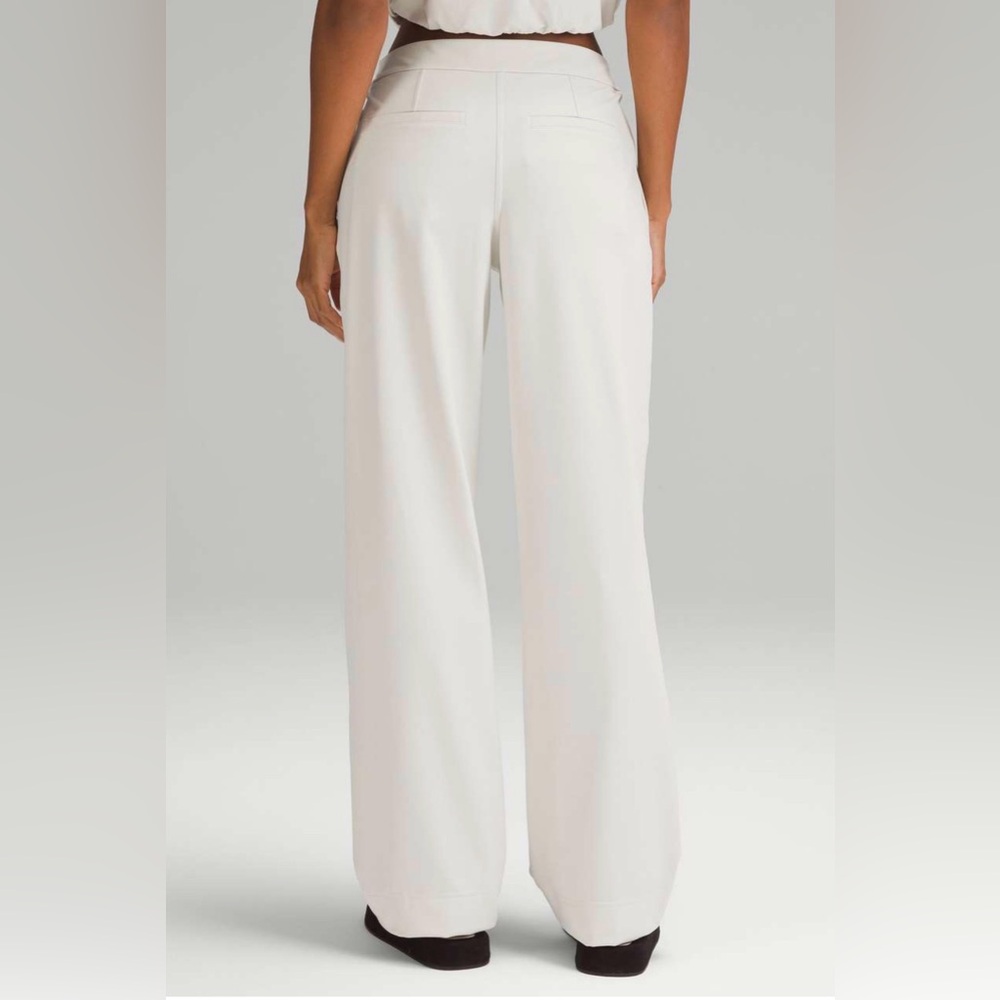 Lululemon Stretch High Rise Pull On Pants Women’s Large Bone Ivory Luxtreme